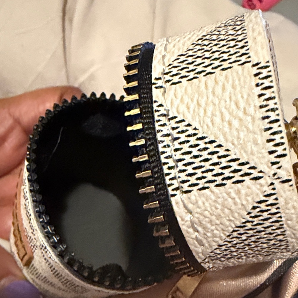 Geometric Patterned Keychain lipstick Holder NWT - image 5